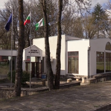 Under the “Along the Beli Lom River Valley” project, the administrative building of the Regional Historical Museum – Razgrad is set to undergo structural reinforcement and vertical expansion